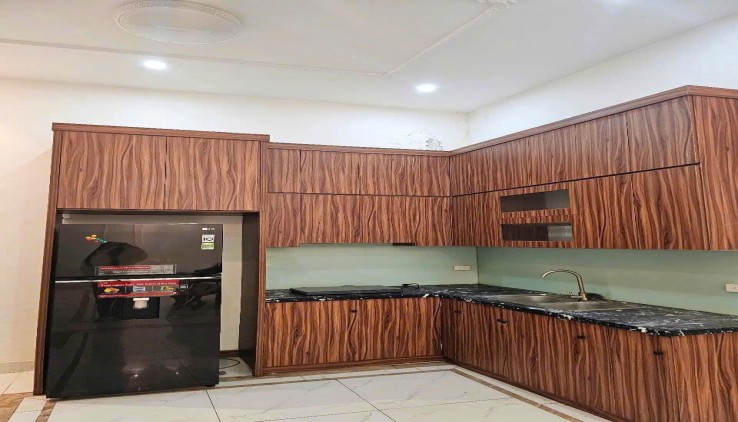 Cho thuê nhà ngõ 281 Đội Cấn KD ONL, Ở NHÓM 6 NGƯỜI, 35m2 x 4 tầng, 3 ngủ, 15 Triệu
